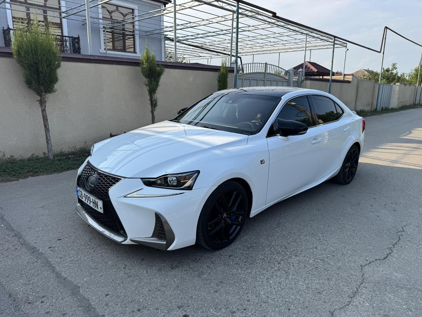 لکسوس ایاس 300