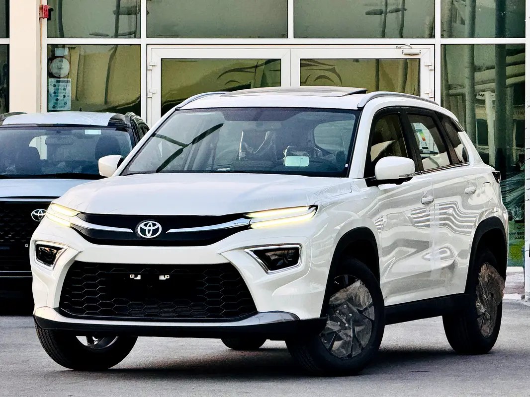 نمای دیگر تویوتا اربن کروزر GLX 2026