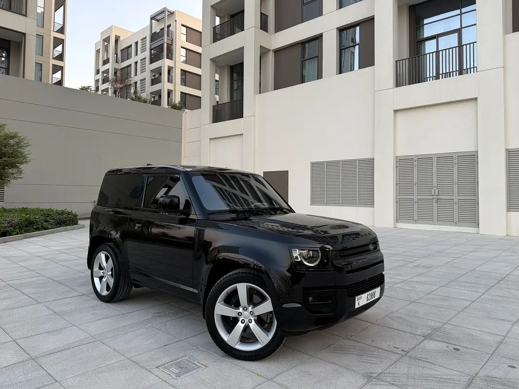 نمای دیگر لندروور دیفندر 90 X-Dynamic HSE P400 2021