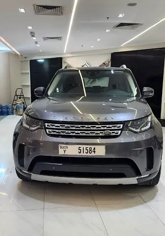 نمای دیگر لندروور دیسکاوری HSE Si6 2019
