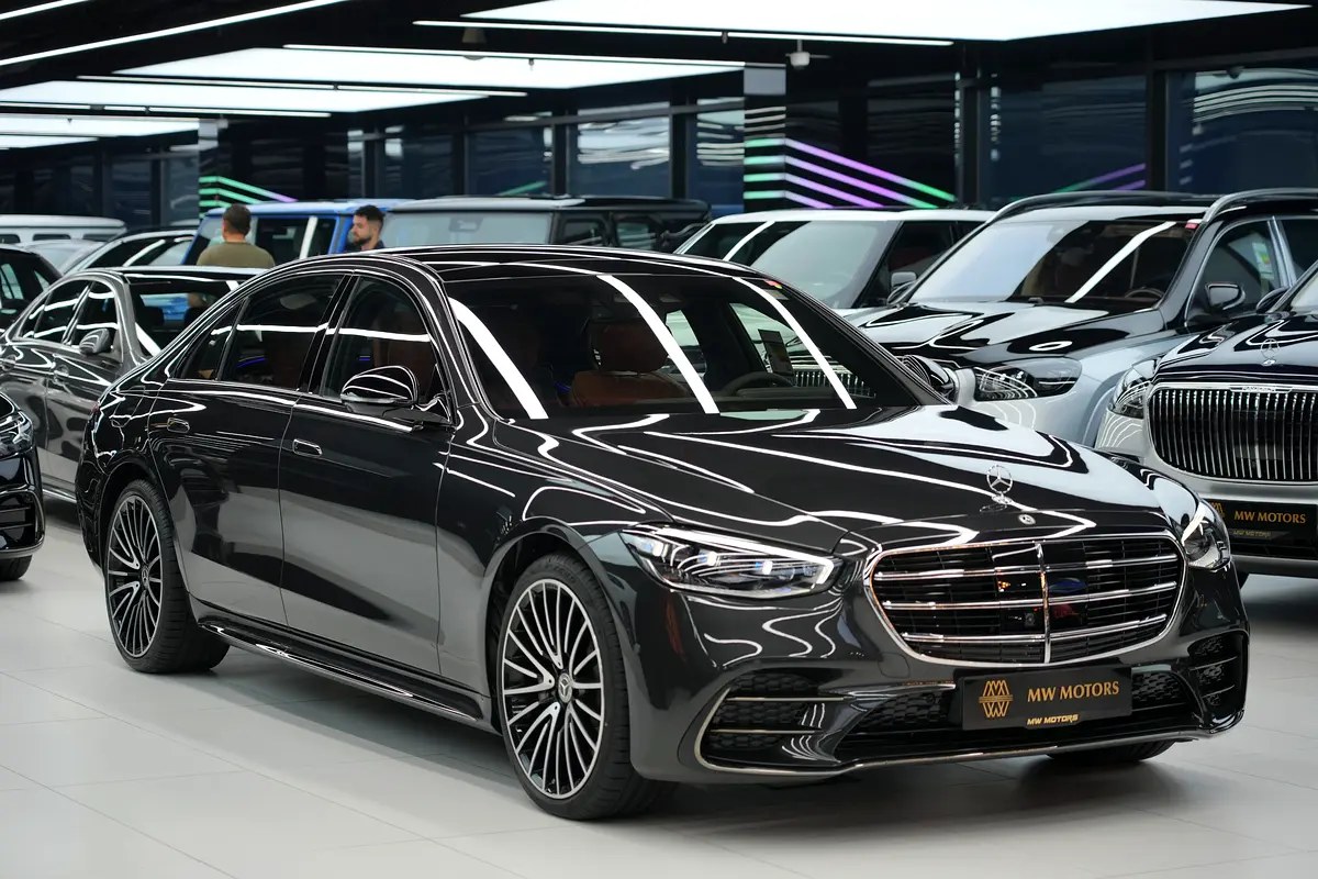 نمای دیگر مرسدس بنز کلاس S S 500 2026