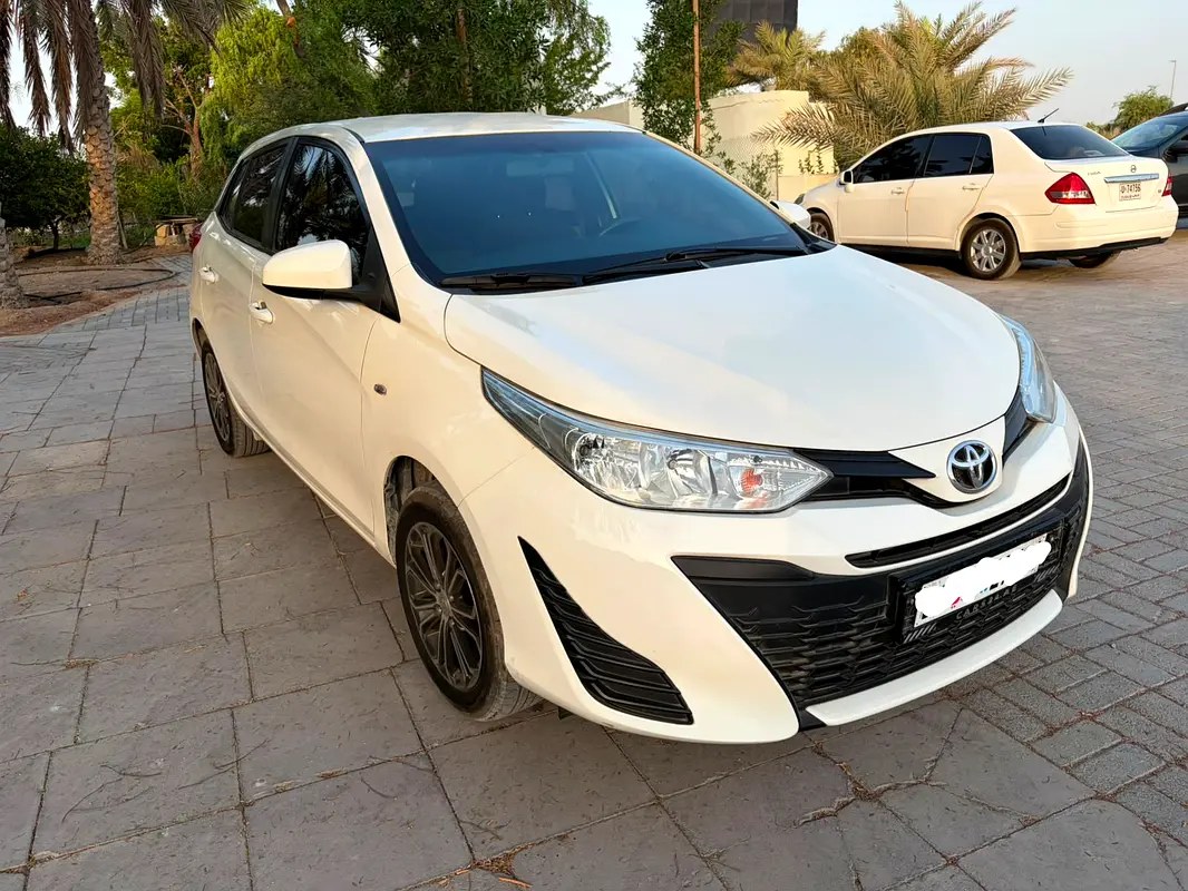نمای دیگر تویوتا یاریس E 2018