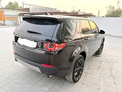 نمای دیگر لندروور دیسکاوری اسپورت HSE لوکس 2017