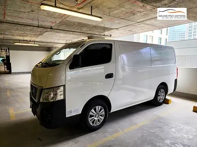 نمای دیگر نیسان اوروان NV350 2022