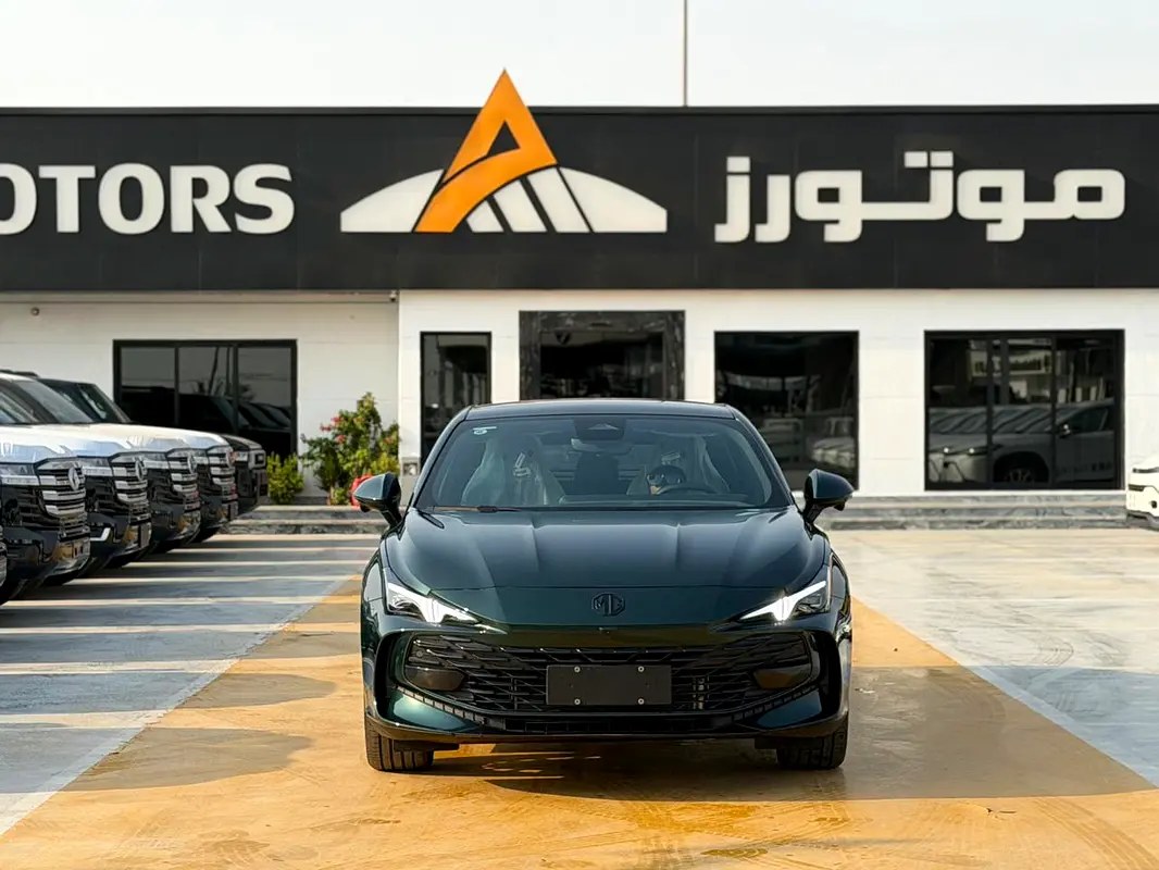 نمای دیگر ام جی MG 7 اسپرت 2025