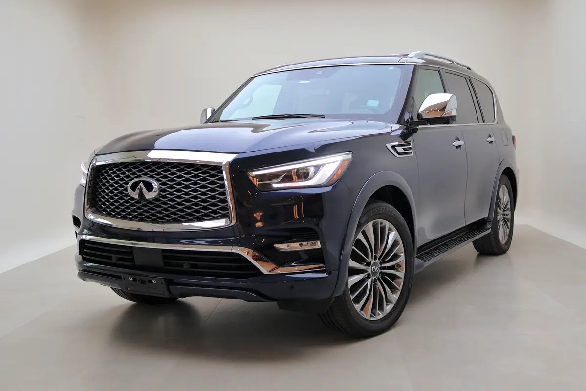 نمای دیگر اینفینیتی QX80 سنسوری 2021