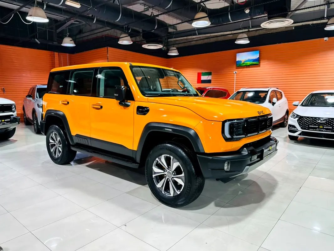 نمای دیگر بایک BJ40 پرو استاندارد 2025