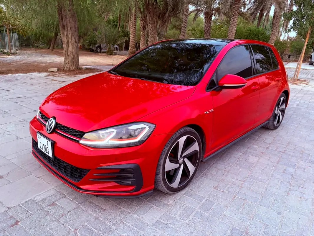 نمای دیگر فولکس واگن گلف GTI بیس 2019