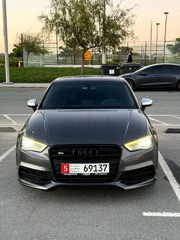 نمای دیگر آئودی S3 2.0 TFSI کواترو بلک ادیشن 2016