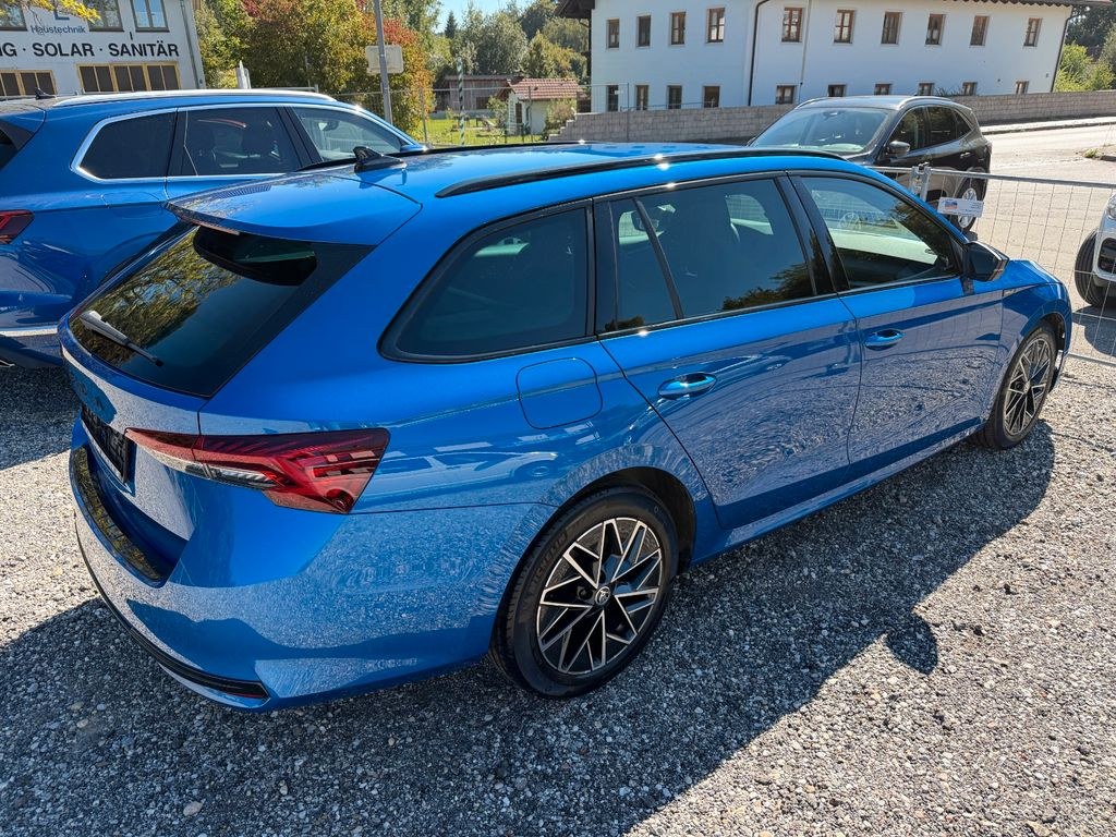 نمای دیگر اشکودا اکتاویا کمبی 2.0 TDI 110 kW اسپرت لاین