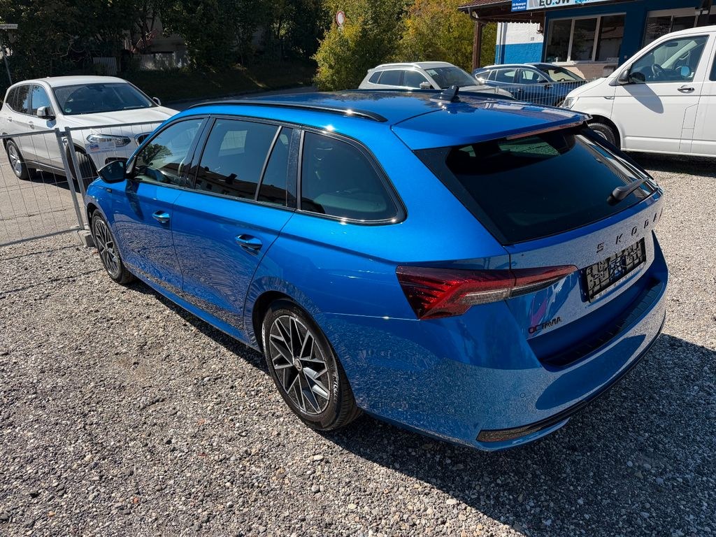 نمای دیگر اشکودا اکتاویا کمبی 2.0 TDI 110 kW اسپرت لاین
