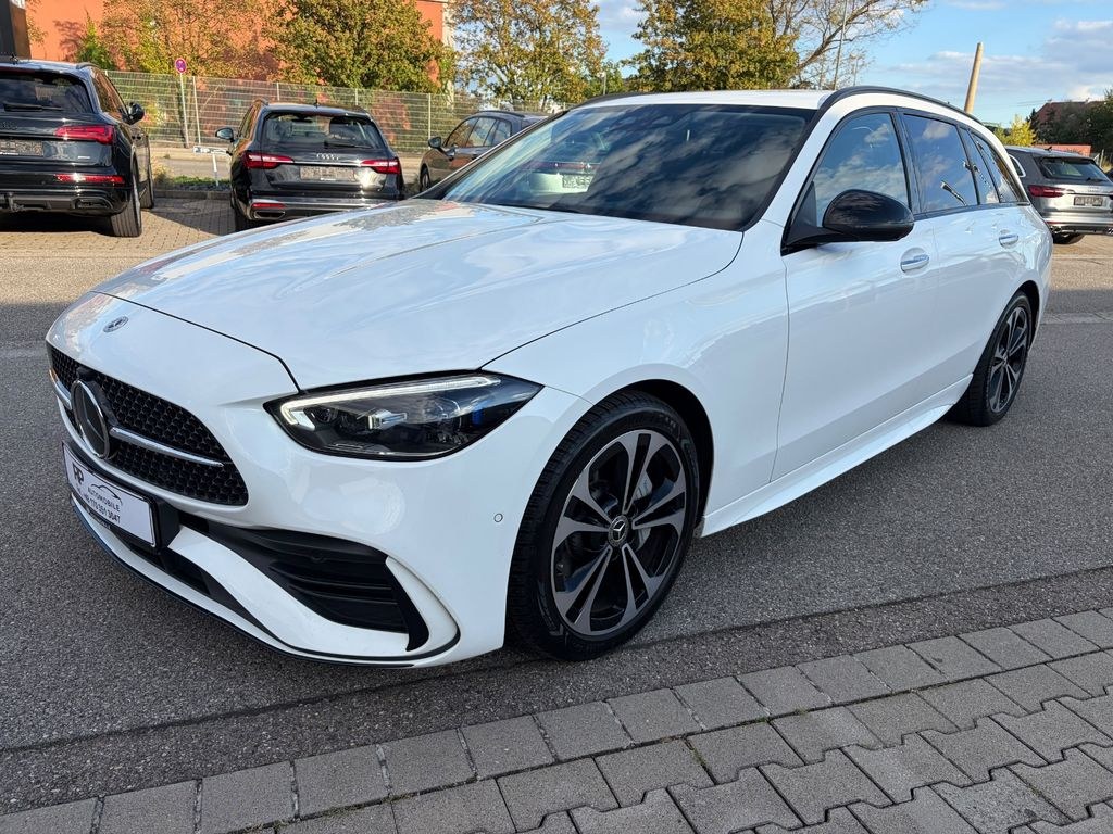 نمای دیگر مرسدس بنز C 220d استیشن 4Matic AMG-لاین - 360°- حافظه