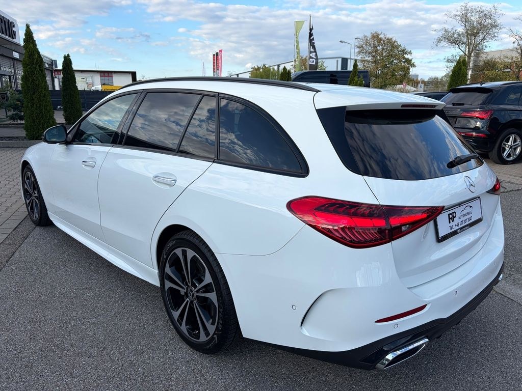 نمای دیگر مرسدس بنز C 220d استیشن 4Matic AMG-لاین - 360°- حافظه