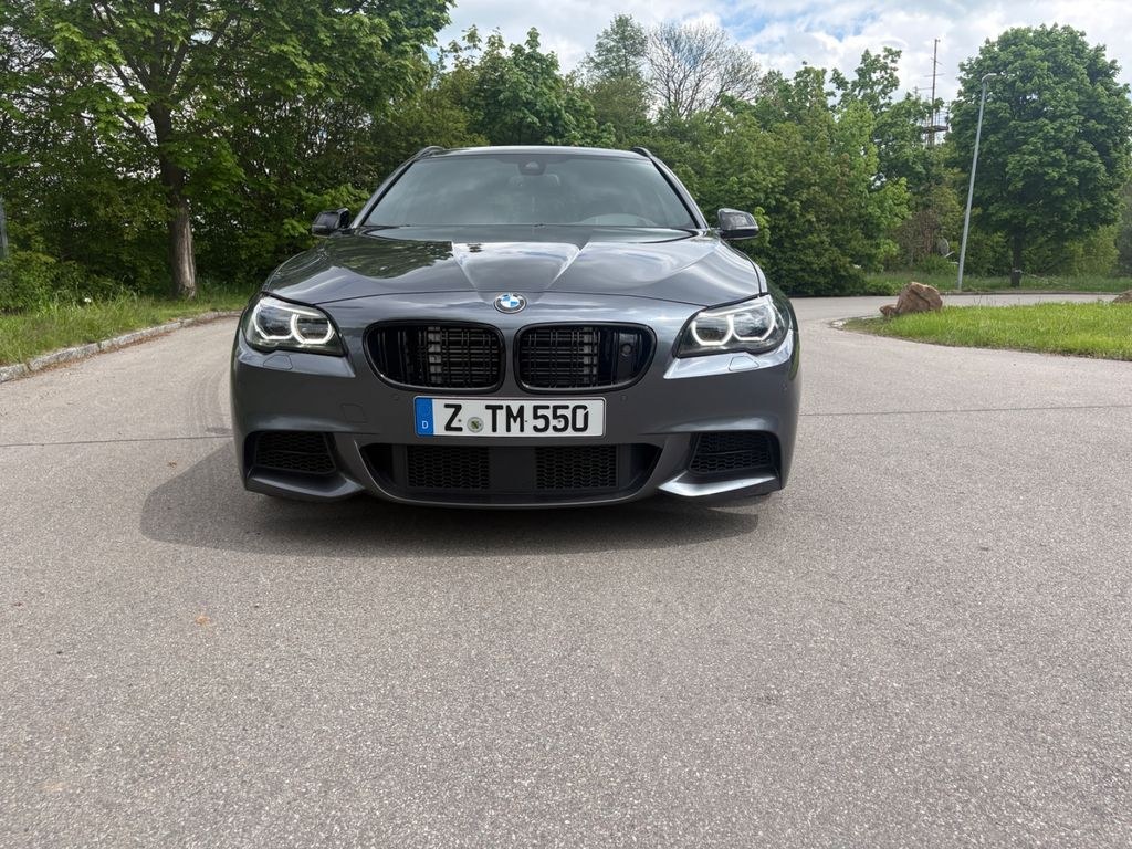 نمای دیگر بی ام و M550Xd، ترمز M5، HUD، نایت ویژن، پانوراما، AHZV، LED