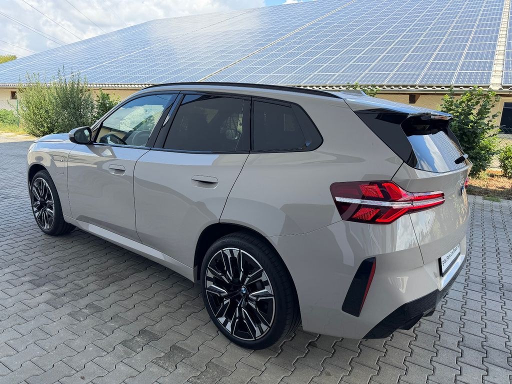 نمای دیگر بی ام و X3 30e xDr. M-SPORT/AHK/HUD/ICONIC/H&K/SITZLÜFT/