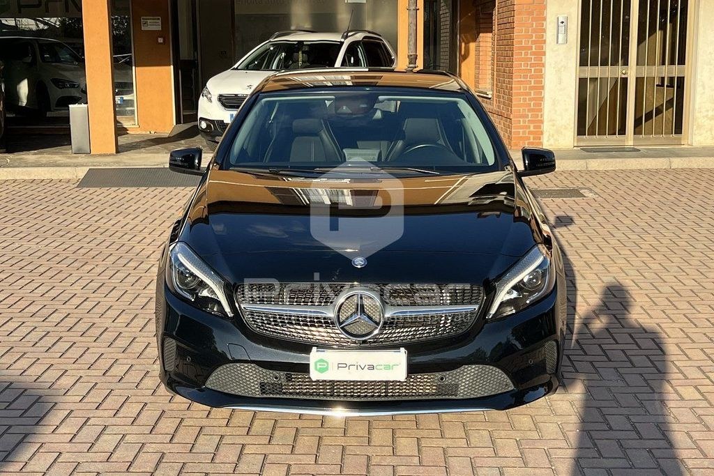 نمای دیگر مرسدس بنز مرسدس A 200 d اتوماتیک 4Matic اسپرت