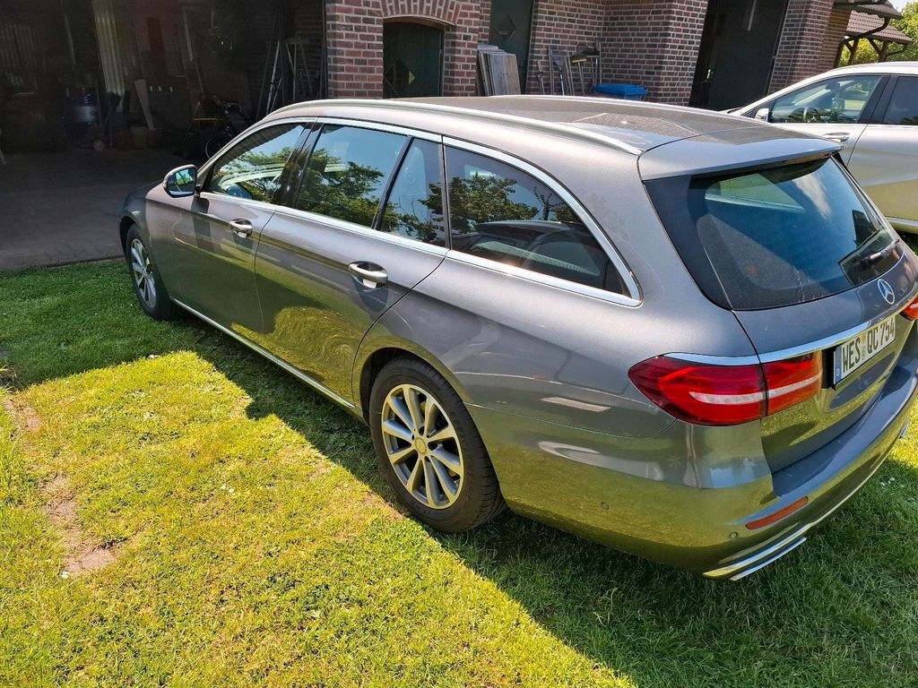 نمای دیگر مرسدس بنز مرسدس بنز E 220d W213/S213 E کلاس