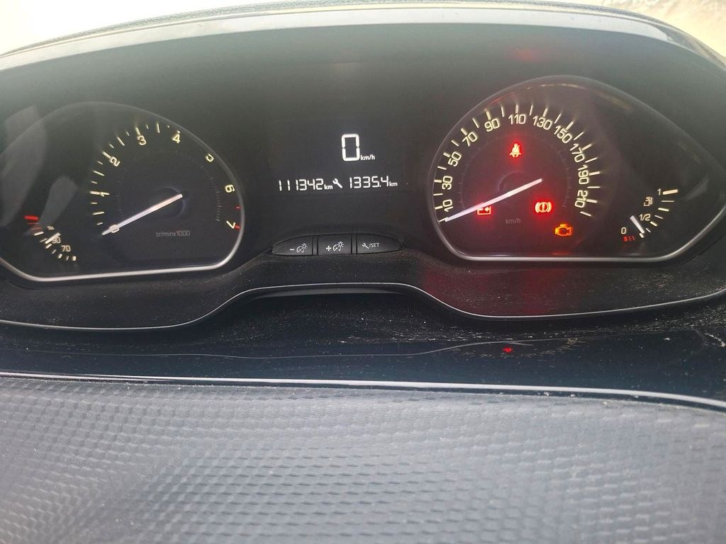 نمای دیگر پژو ۲۰۸
