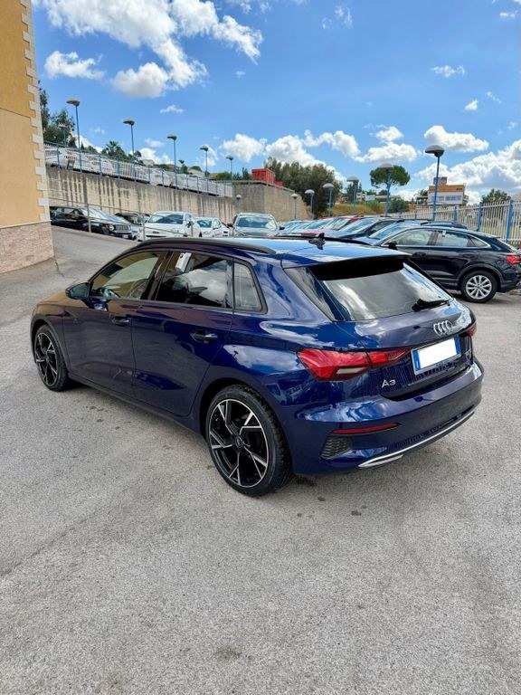 نمای دیگر آئودی A3 اسپورتبک 35 TDI 150cv 2024