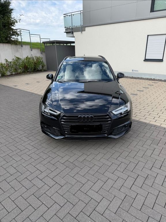نمای دیگر آئودی A4 2.0 TDI 3 x اس-لاین بلک ادیشن ACC B&O AHK