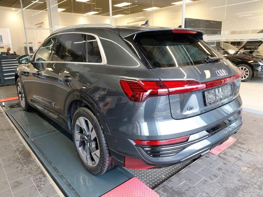 نمای دیگر آئودی Q8 e-tron 55 ACC AHK هد آپ 360° ماتریکس صندلی برقی 20Z