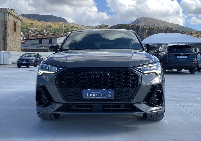 نمای دیگر آئودی Q3 SPB اس لاین داخلی و خارجی 2.0 TDI 15