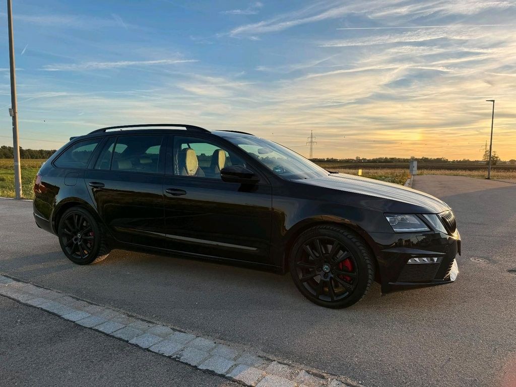 اشکودا اکتاویا RS 60 DSG TSI 2.0 استیشن
