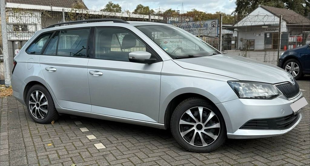 نمای دیگر اشکودا فابیا 1.4 TDI | 90PS | TÜV تا 07/2027