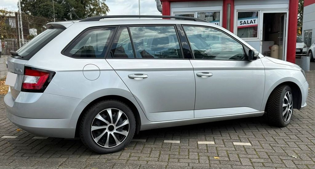 نمای دیگر اشکودا فابیا 1.4 TDI | 90PS | TÜV تا 07/2027