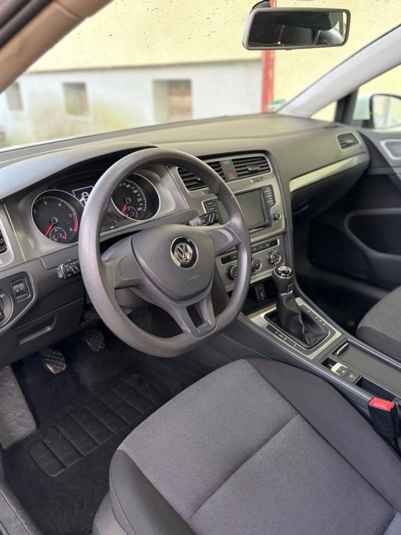 نمای دیگر فولکس واگن گلف 7 1.6 TDI