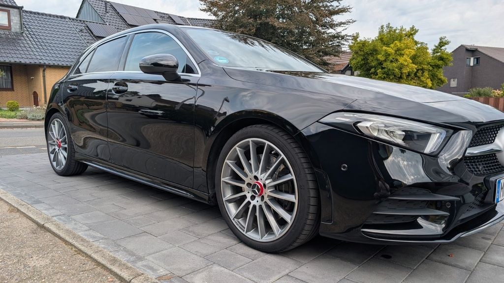نمای دیگر مرسدس بنز A 250/4M/AMG/MBUX/پانوراما/8-گانه
