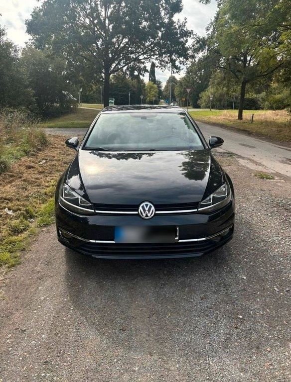 نمای دیگر فولکس واگن گلف VII TDI 1.6 BMT