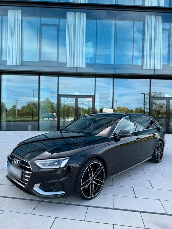 نمای دیگر آئودی A4 35 TDI کمبی تعویض امکان‌پذیر