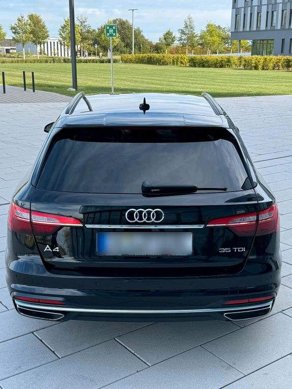 نمای دیگر آئودی A4 35 TDI کمبی تعویض امکان‌پذیر