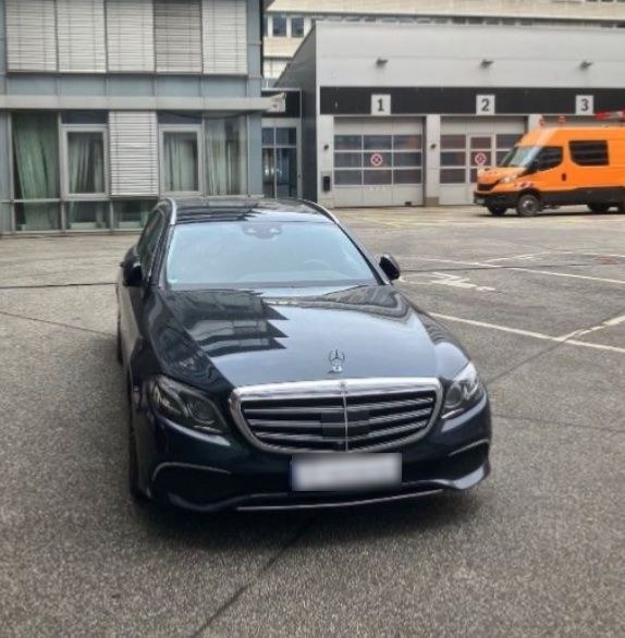 نمای دیگر مرسدس بنز مرسدس کلاس E S213 مولتیبیم یدککش 9G Tr...