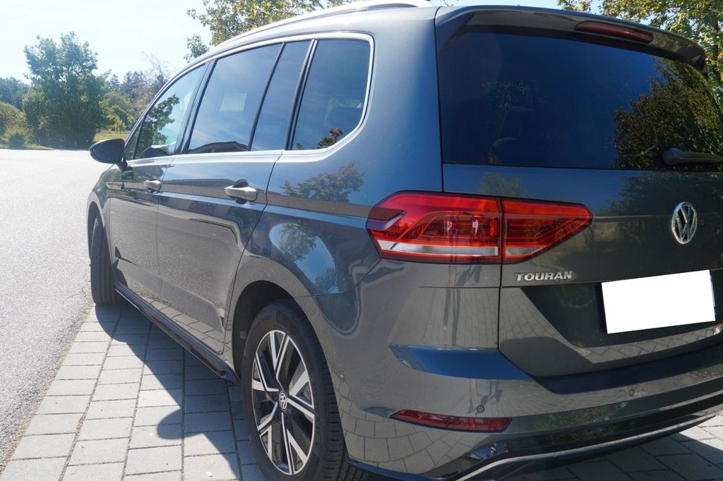 نمای دیگر فولکس واگن توران 1.5 TSI OPF DSG هایلاین R-Line