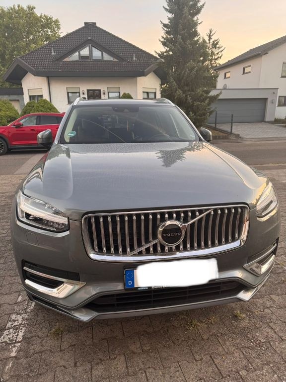 نمای دیگر ولوو XC90 B5 D AWD گیرترونیک اینسکریپشن