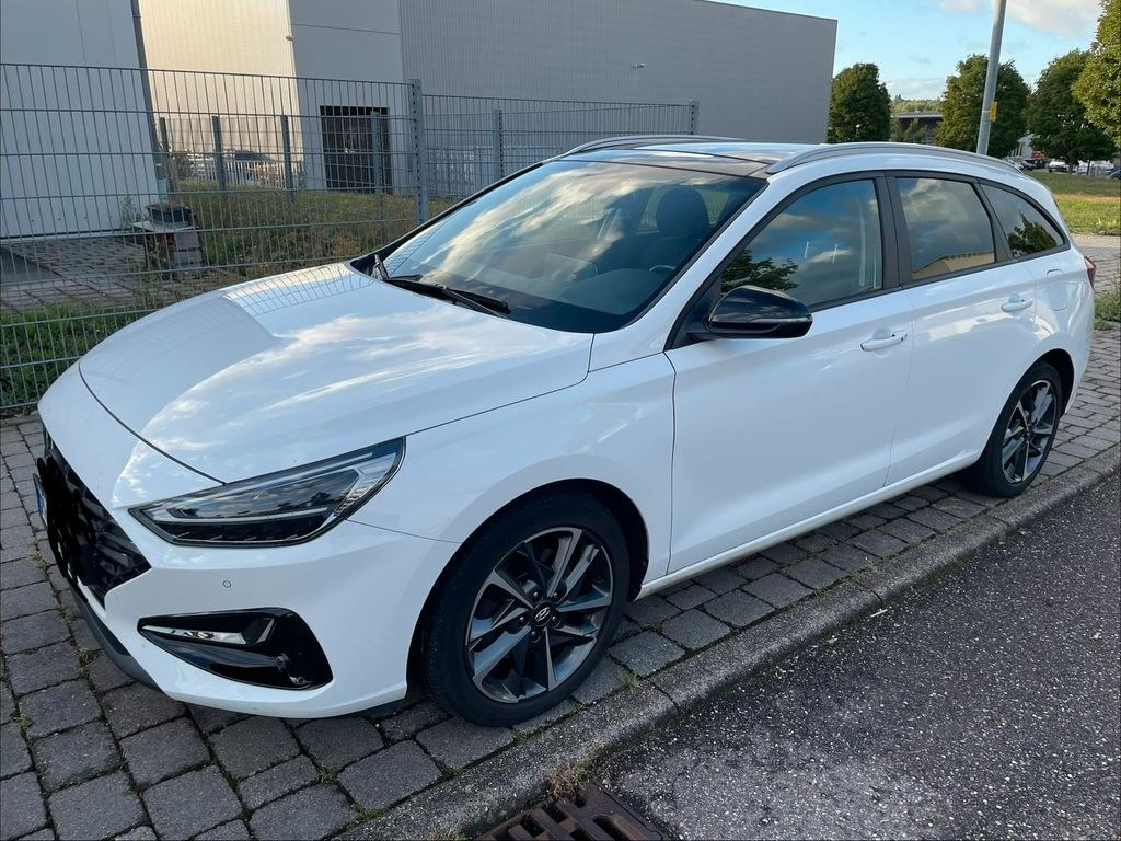 هیوندای i30 کمبی