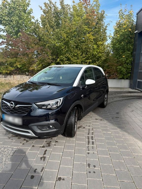نمای دیگر اوپل کراسلند کم کیلومتر موتور و گ...