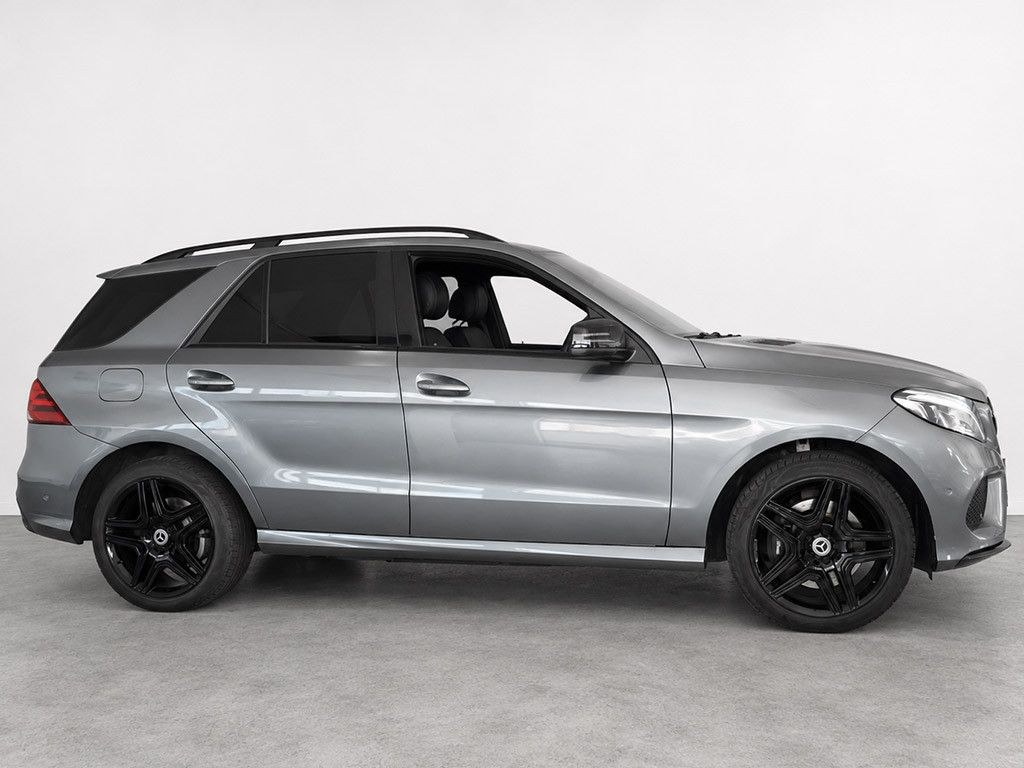 نمای دیگر مرسدس بنز GLE 500 AMG-لاین *21Z/اسیست/دفترچه سرویس/هد آپ*