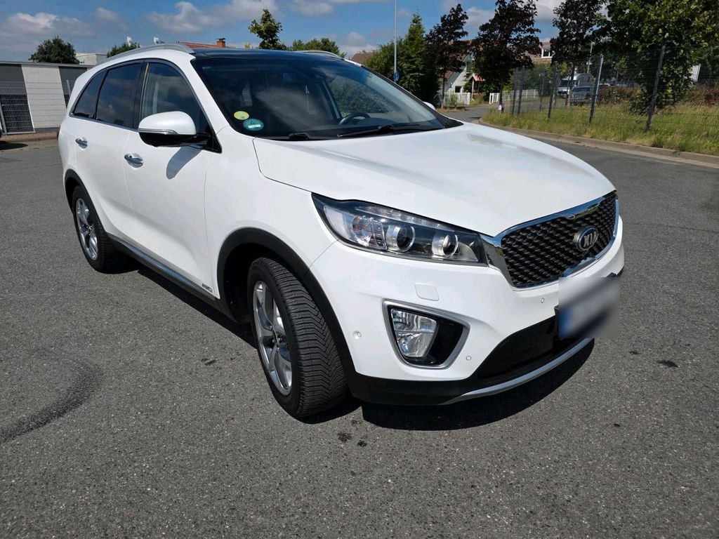 نمای دیگر کیا کیا سورنتو 2.2 CRDi پلاتینیوم 4x4 سانروف...