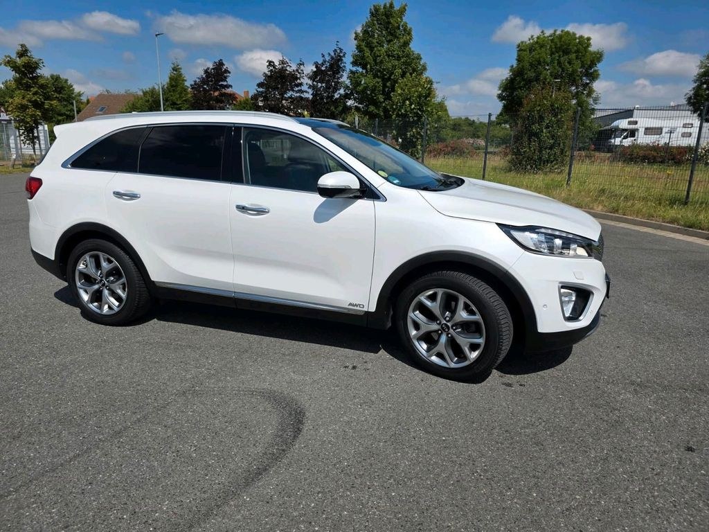 نمای دیگر کیا کیا سورنتو 2.2 CRDi پلاتینیوم 4x4 سانروف...