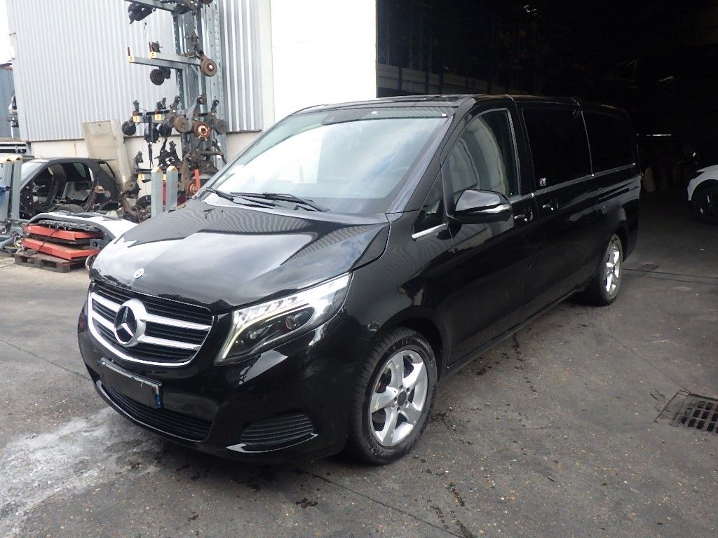 مرسدس بنز V 220 d لانگ