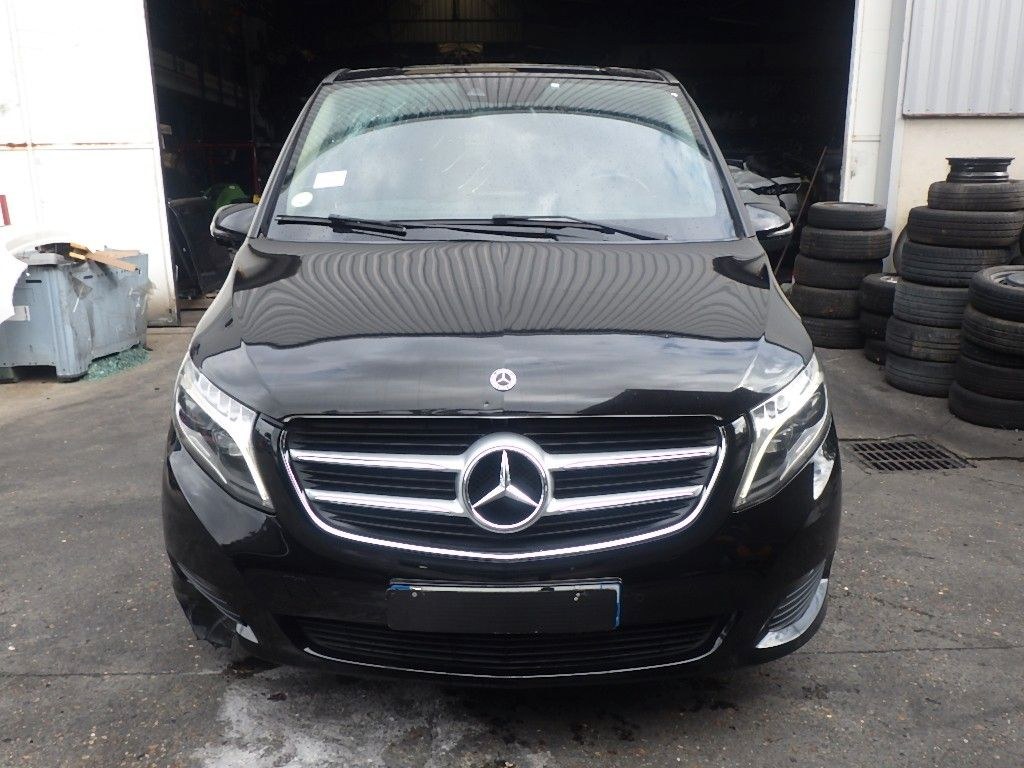 نمای دیگر مرسدس بنز V 220 d لانگ