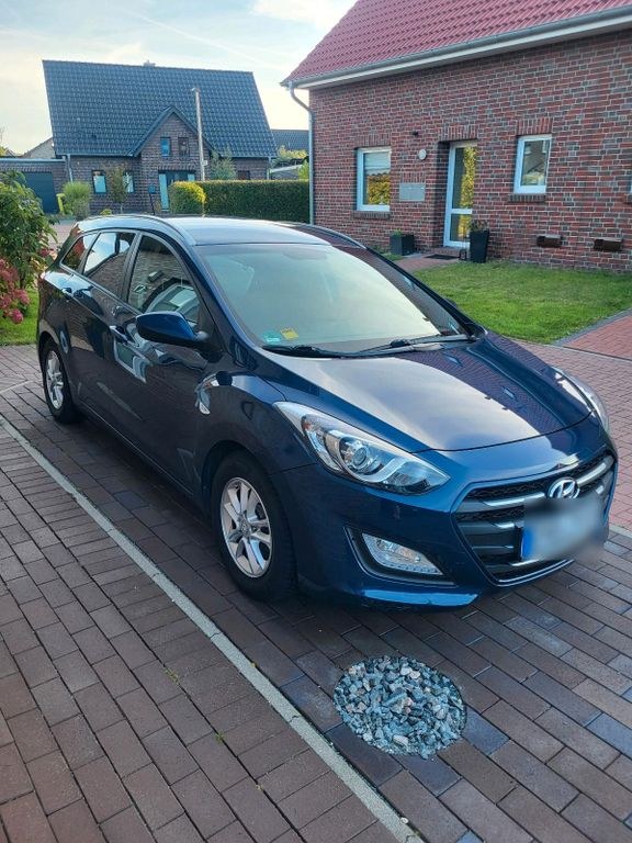 نمای دیگر هیوندای i30