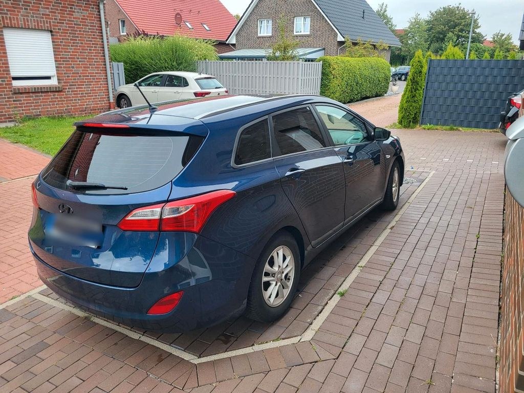 نمای دیگر هیوندای i30
