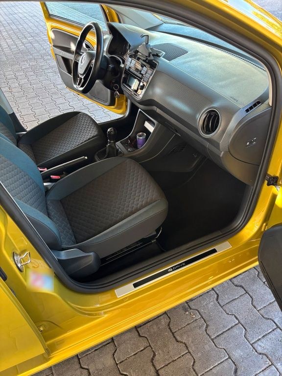 نمای دیگر فولکس واگن VW آپ 1.0 MPI IQ DRIVE