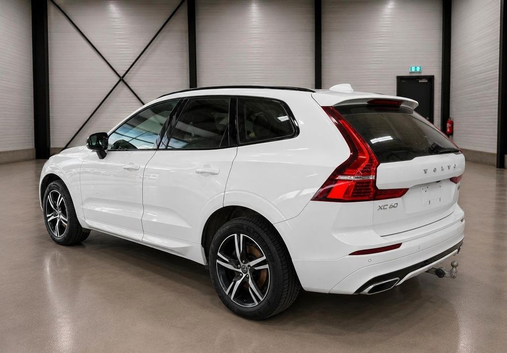 نمای دیگر ولوو XC60 R-DESIGN 2.0 B5 «نقص موتور» حداکثر فول
