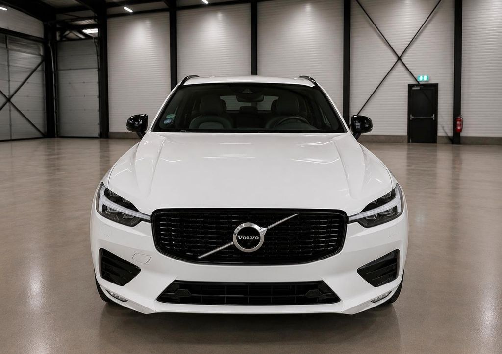 نمای دیگر ولوو XC60 R-DESIGN 2.0 B5 «نقص موتور» حداکثر فول