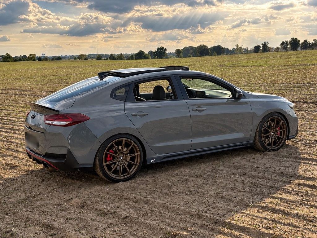 نمای دیگر هیوندای i30N فستبک